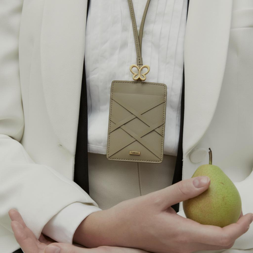 FUNDAO GAIL BUTTERFLY - CARD HOLDER