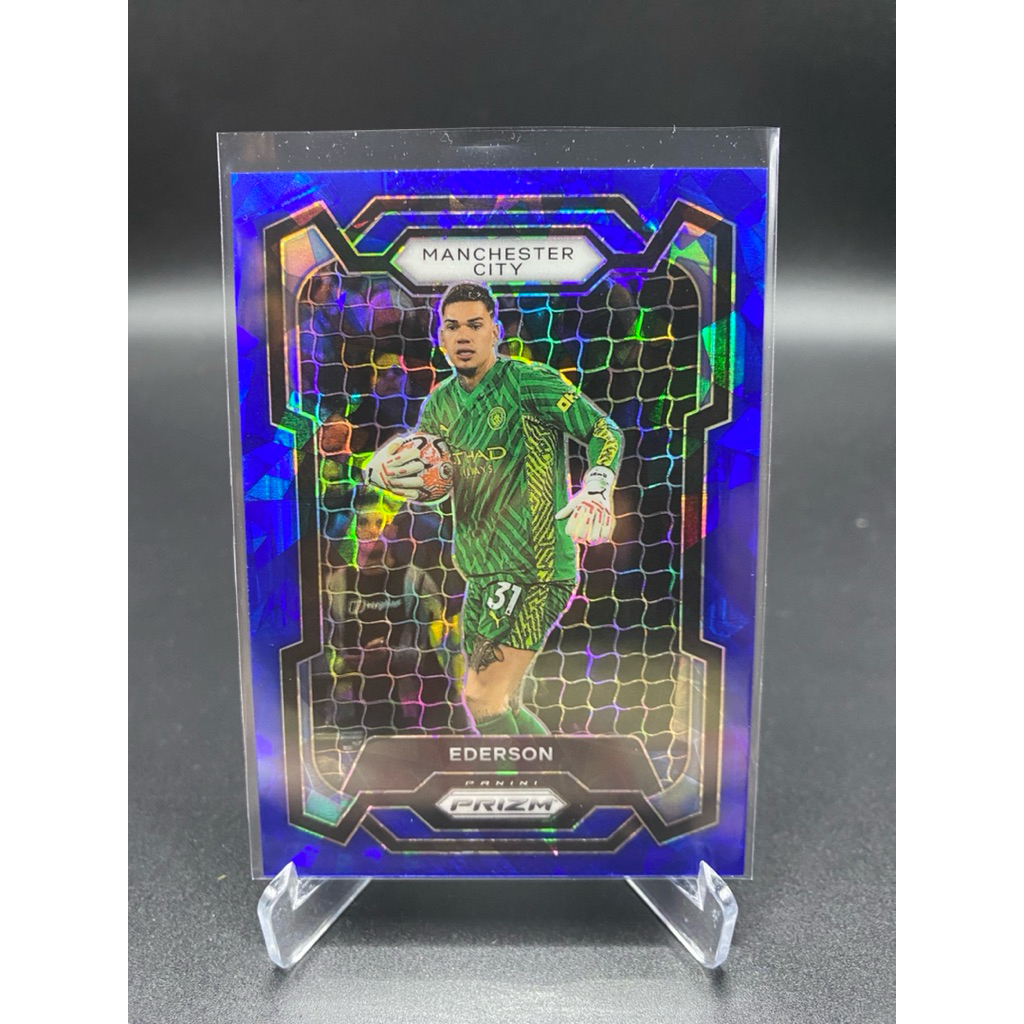 การ์ดฟุตบอล Ederson – 2023-24 Panini Prizm Premier League (Blue Prizm) /75