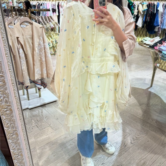 เดรสจากแบรนด์ Lyn around XL ของใหม่น้า