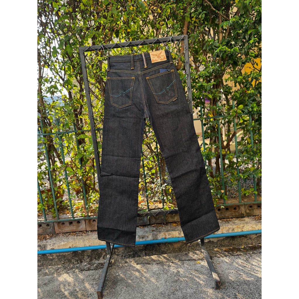 FUTHARK CREATOR GOD รุ่นกระบอกใหญ่ปลายขา 9 นิ้ว ปักอาร์ตทูโทน ผ้าดิบริมแดง 16 ออนซ์