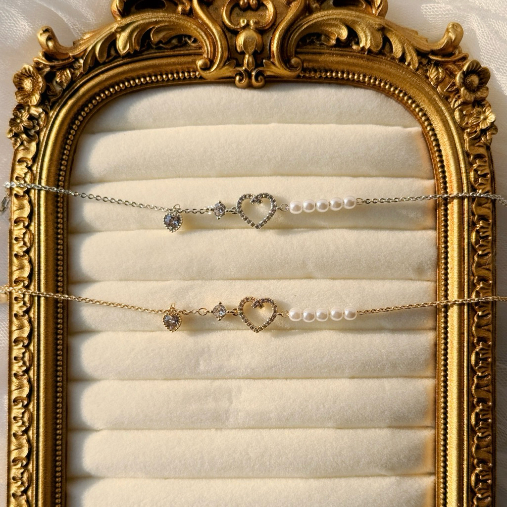 Liliana bracelet - สร้อยข้อมืออะไหล่หัวใจเพชร