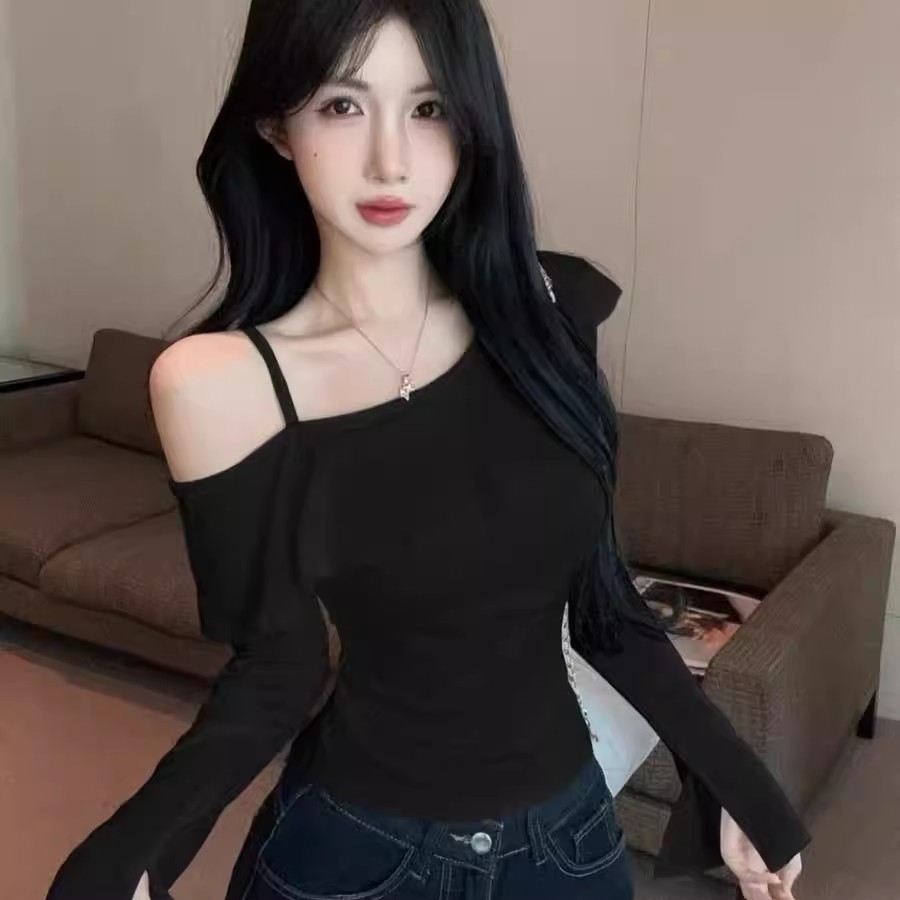 เสื้อยืดแขนยาวเปิดไหล่ระบายสไตล์ใหม่ต้นฤดูใบไม้ร่วงสำหรับผู้หญิง สไตล์เกาหลี ทรงสั้นเซ็กซี่ เสื้อยืดสีดำกระชับสัดส่วน