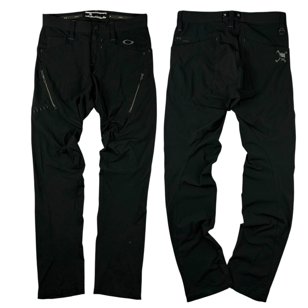 กางเกง Oakley  สวยมาก มือสองของแท้ รหัส1932