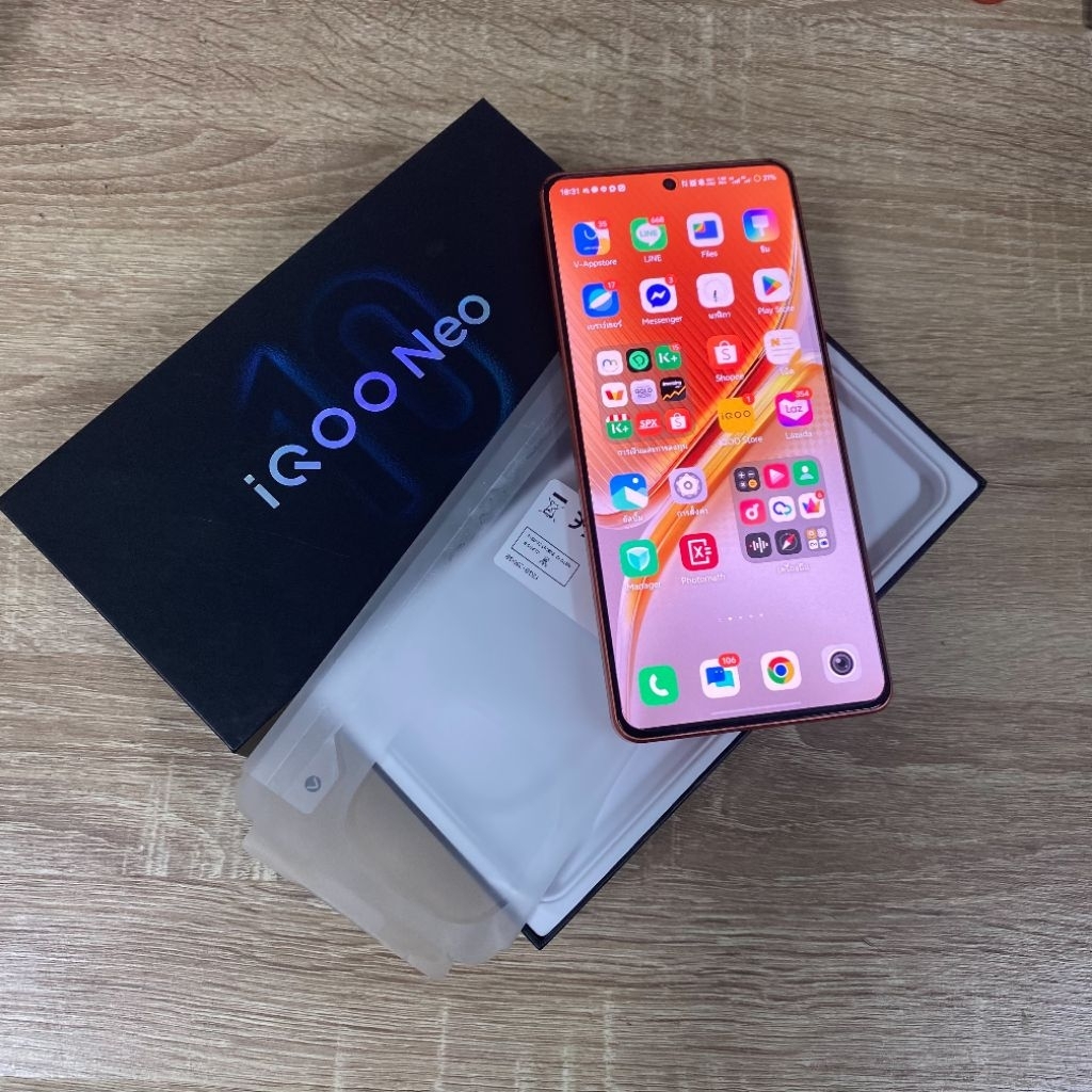 iqoo neo 10 มือสอง ram12 rom256 มีรอยขอบนิดๆ และลอยร้าวเส้นเดียวตรงเลนกระจก ดูคำอธิบายเพิ่มเติ่ม
