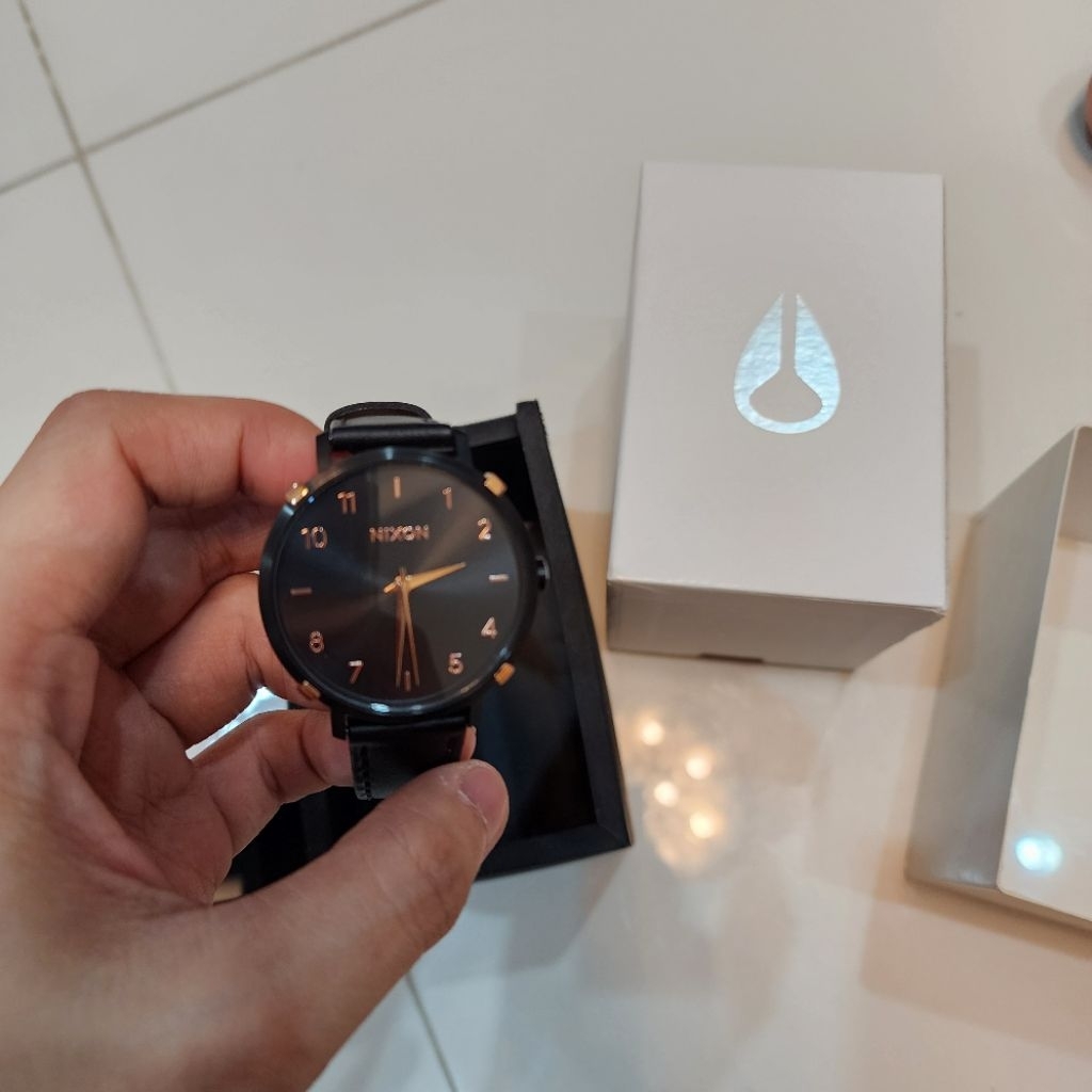 (แท้/ส่งฟรี) นาฬิกา Nixon ARROW LEATHER BLACK สีดำ สายหนัง พร้อมกล่อง