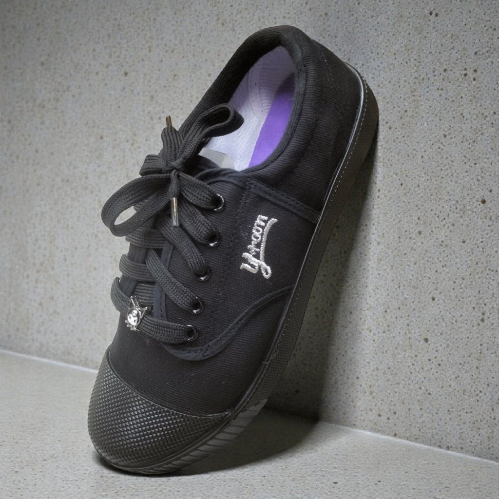 Y-Roon Kuromi รองเท้านักเรียนผูกเชือก ยี่ห้อ Y-Roon รุ่น 999 -37-43 ส่งทุกวัน