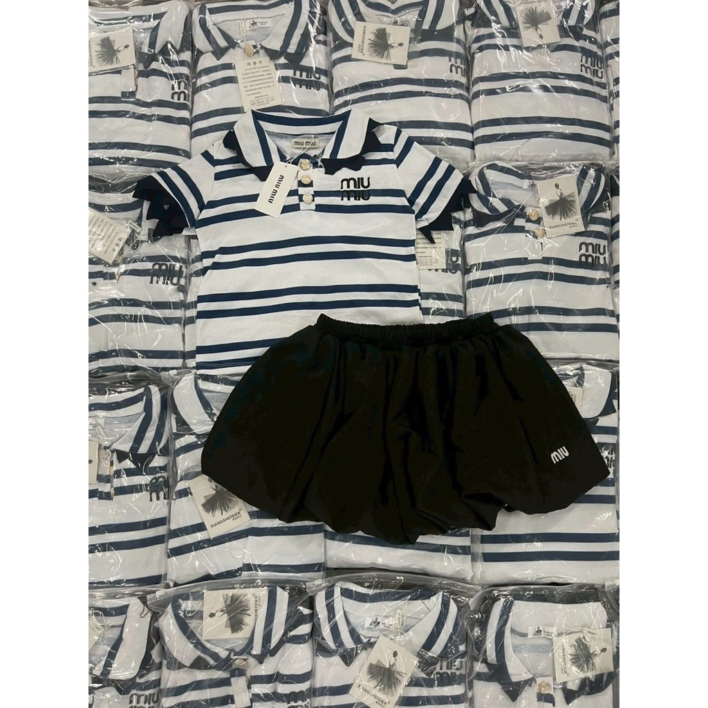 พร้อมส่ง เซ็ต2ชิ้น งานเสื้อยืดลายริ้วคอปกmiumiu กางเกงบอลลูน ป้ายห้อยแพ็คถุงซิบ