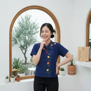 เสื้อผ้าฝ้ายผู้หญิง ทรงป้ายปักดอกเดซี่ งานปักมือ Handmade