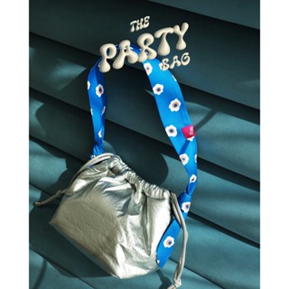 SUE - The Party Bag'25 กระเป๋าMetallicแบบนุ่ม สายSUE