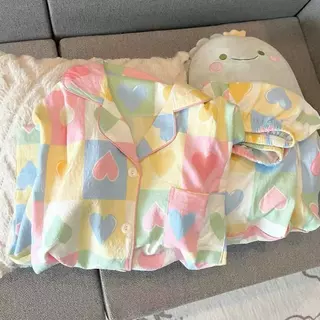 ชุดนอนสีชมพู HelloKitty ชุดนอน Two-Piece กางเกงขาสั้นแขนสั้น เหมาะสำหรับฤดูร้อน จัดส่งจากประเทศไทย ผ้า Cloud Sense เหมาะ