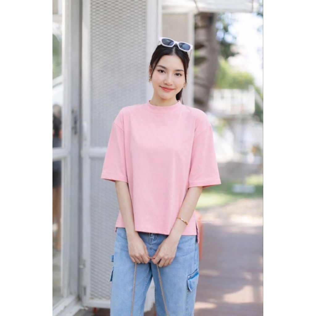 เสื้อยืดคอชิดแขนศอก ทรง Oversize หน้าสั้นหลังยาว ดีไซน์สุดชิคที่ใส่ยังไงก็ดูแพง ผ้าดี ใส่ได้บ่อยไม่มีเบื่อ✨