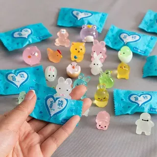 30pcs ถุงสุ่มของเล่นรูปสัตว์เรืองแสงในที่มืด, ของเล่นรางวัลสำหรับเด็กในช่วงเทศกาลวันหยุด, ตุ๊กตาเรซิน, ของเล่นโมเดลสัตว์
