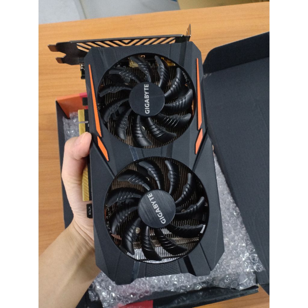 การ์ดจอ Gigabyte RX 560 4GB  พร้อมกล่อง