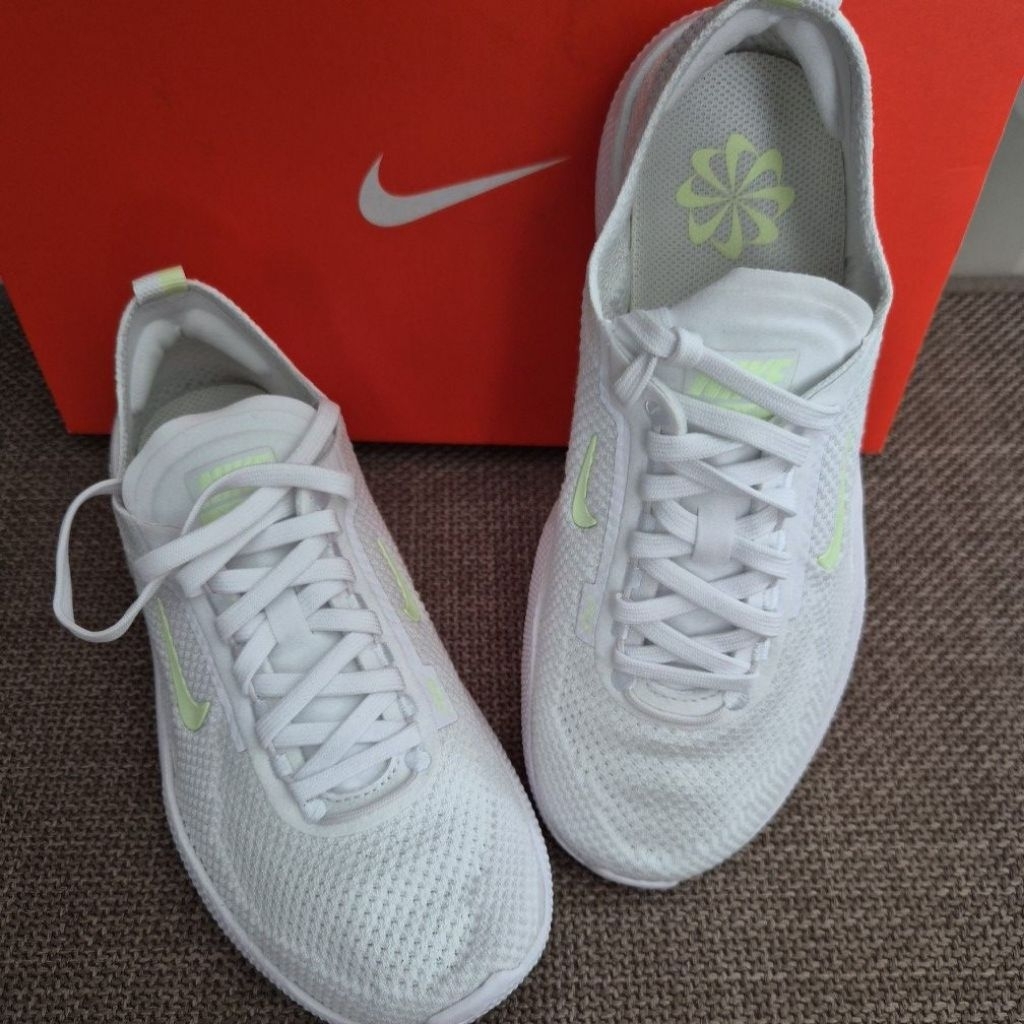 Nike Free 2025 (มือสอง) Mint Condition - Size W 6.5 (UK 4)
