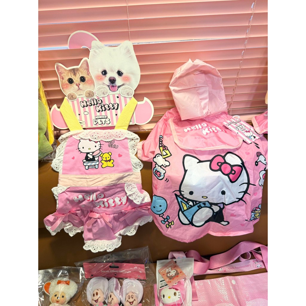 เสื้อผ้าหมาแมว เสื้อผ้าสัตว์เลี้ยง ลาย kitty ของแท้พร้อมส่ง
