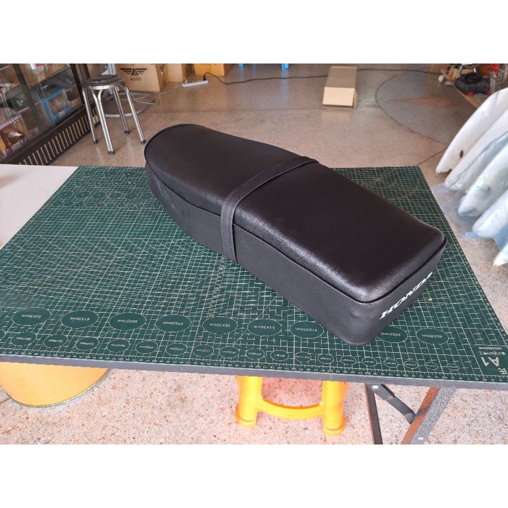 เบาะ C92 C95 มอเตอร์ไซค์ (มีตำหนิ)