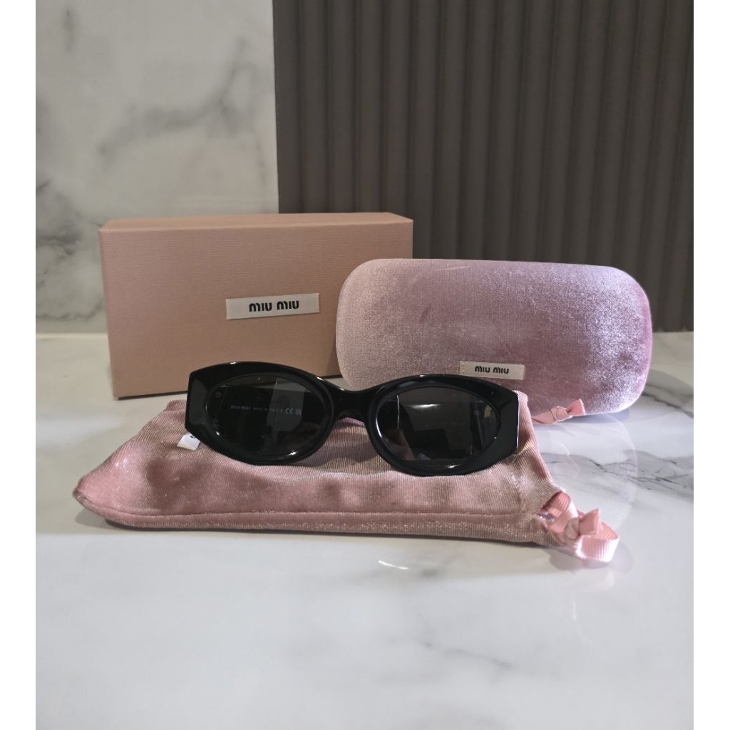 used like new miu miu แว่นกันแดด