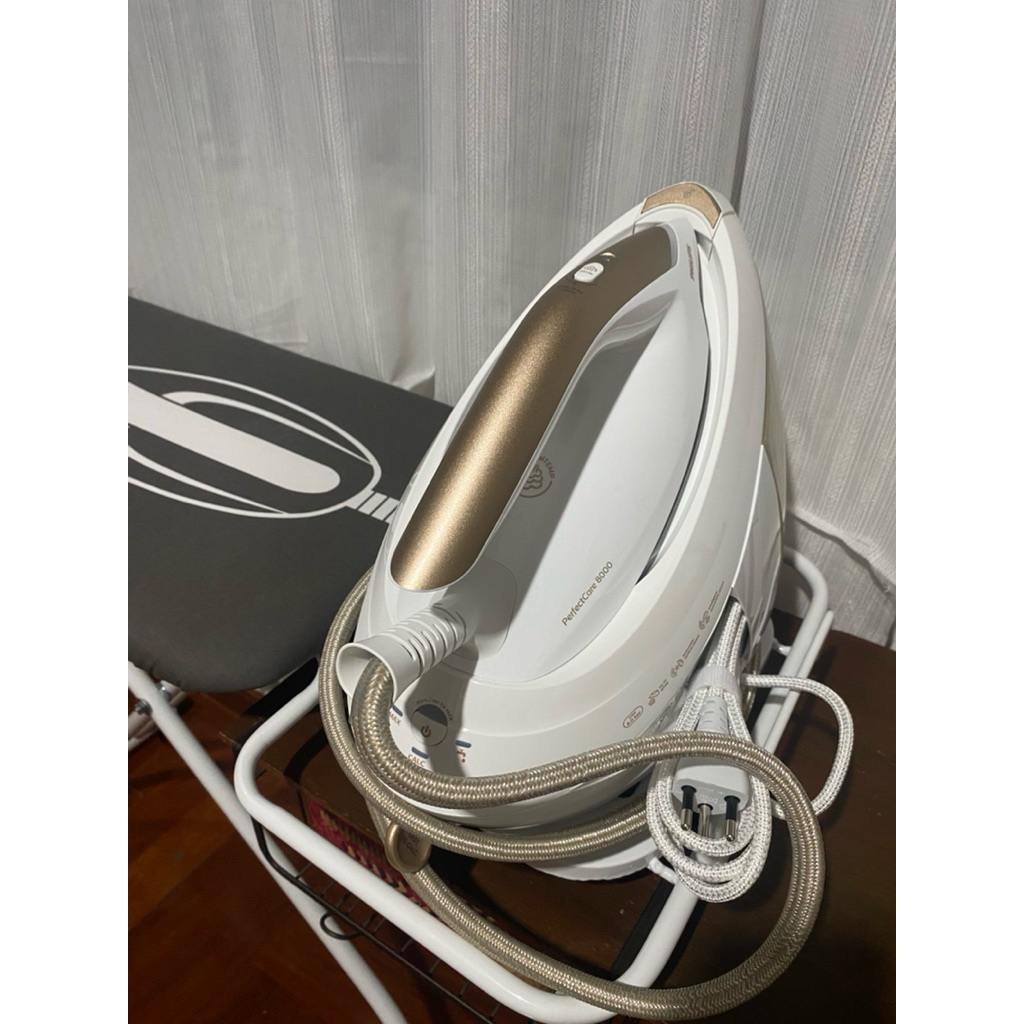 เตารีดไอน้ำ Philips Perfect Care 8000