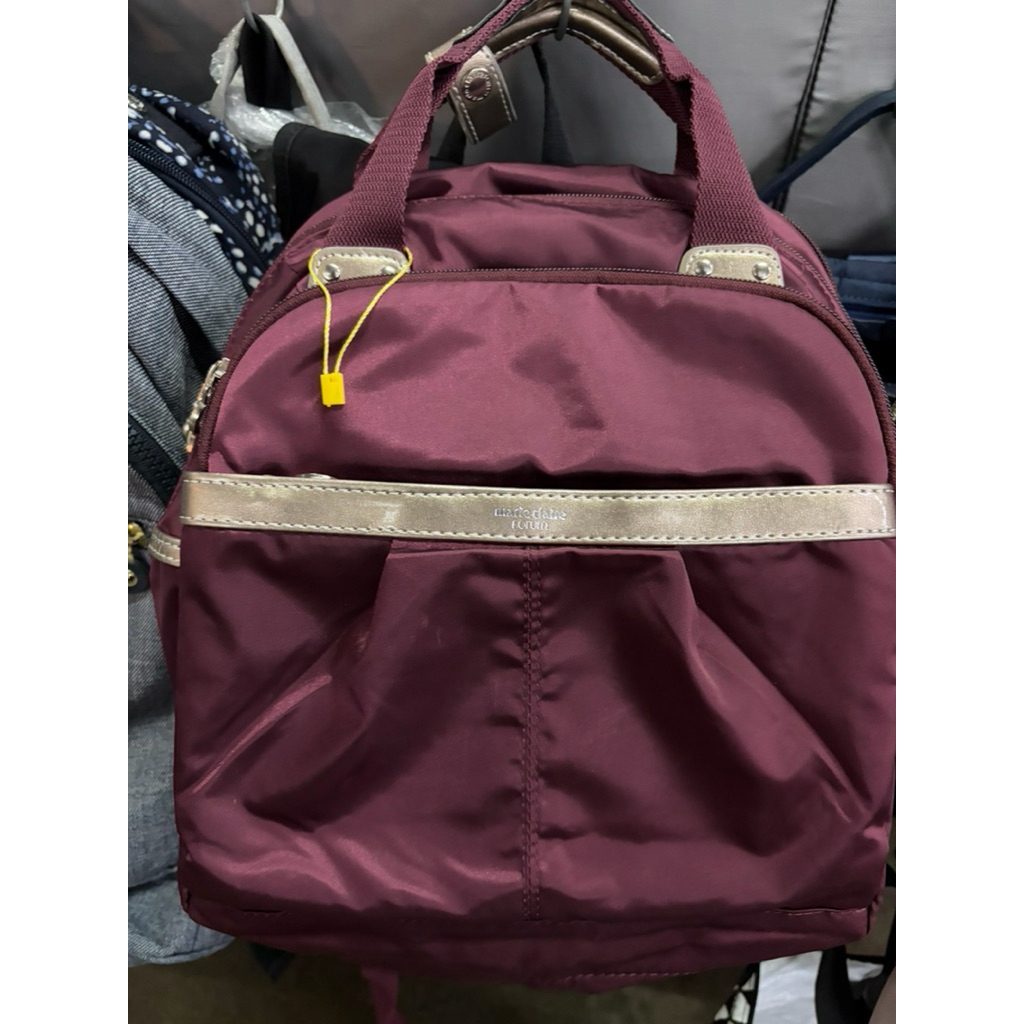 กระเป๋าเป้ยี่ห้อ Marie Claire