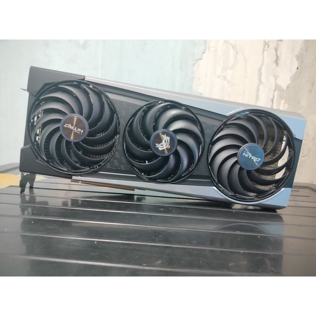 VGA RX6900XT SAPPHIRE NITRO PLUS16GBมือสอง มีแต่ตัว