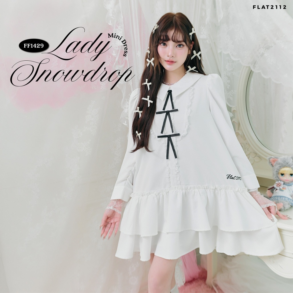 FLAT2112 : LADY SNOWDROP MINI DRESS เดรสสั้นสีขาวแต่งโบว์ดำ เดรสคอปกสไตล์เกาหลี เดรสขาวหวานละมุน (FF1429)