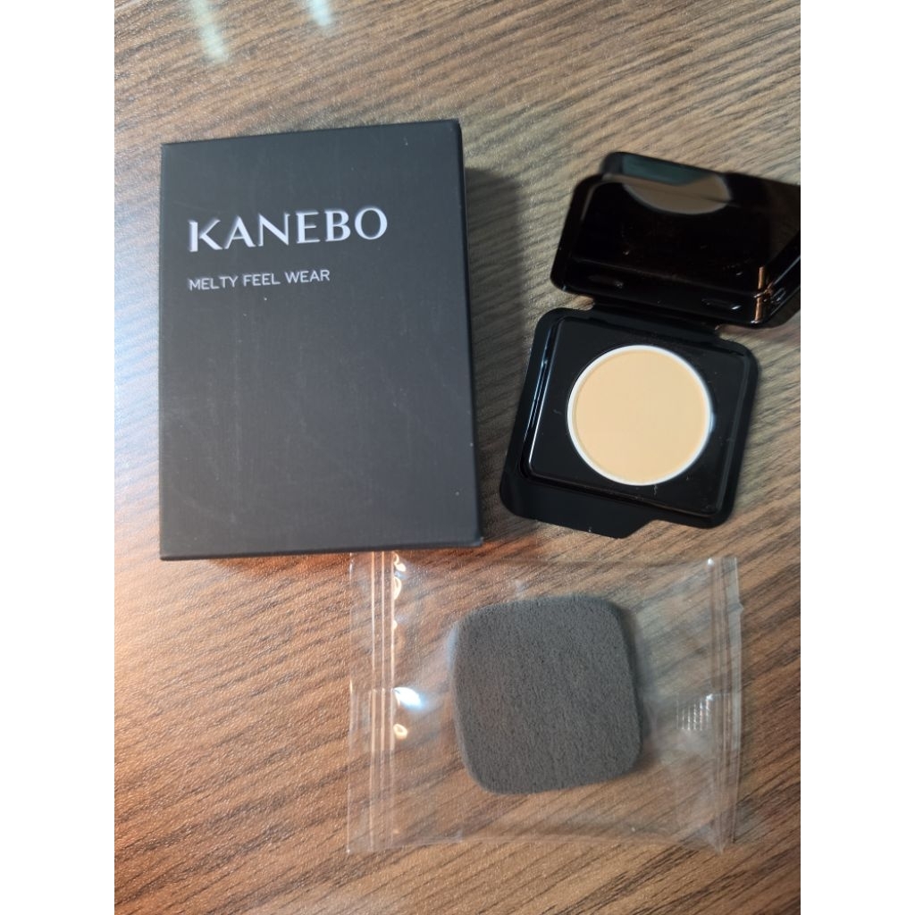 แป้งผสมรองพื้น ขนาดทดลอง KANEBO MELTY FEEL WEAR II สี 230 ขนาด 0.3 กรัม