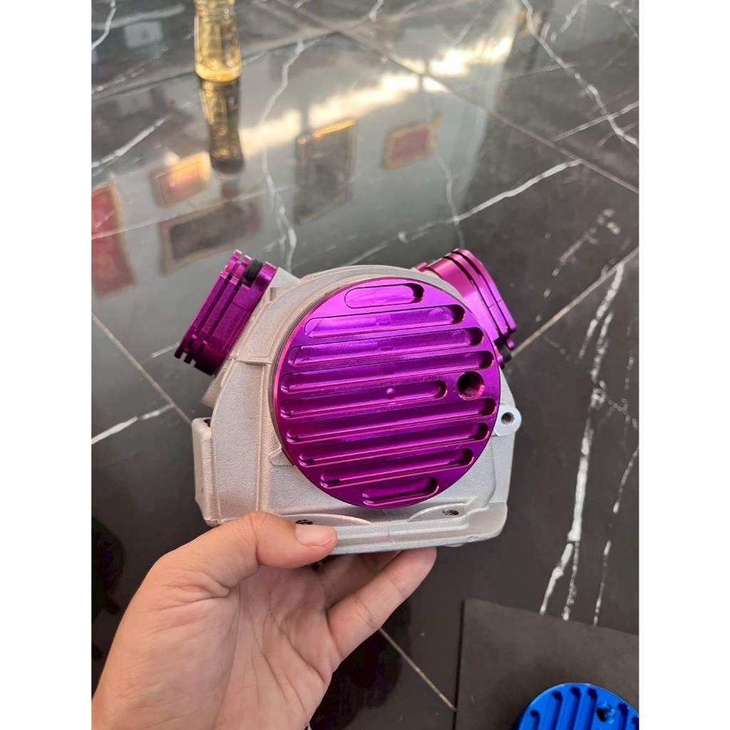 ฝาคลอบวาล์ว WAVE125 2วาล์ว งานหนา 20 มิล ลายครีบระบายความร้อนได้ดี พร้อมสายระบายและข้องอ