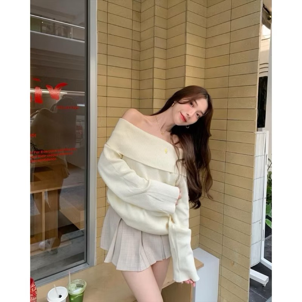 ส่งต่อเสื้อเสื้อปาดไหล่แขนยาวสีครีม onnie top feelfree ใส่ครั้งเดียว ราคาเต็ม 890