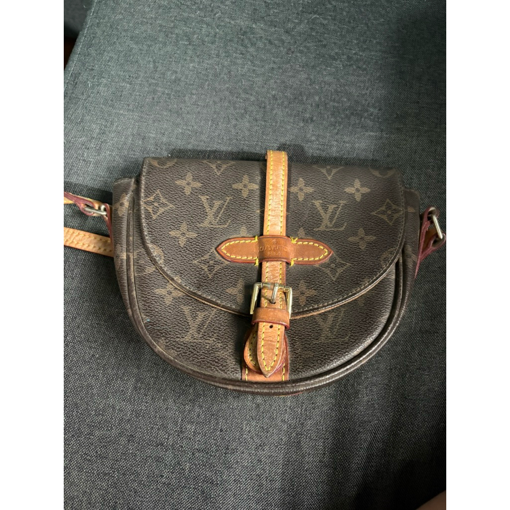 กระเป๋า Louis Vuitton