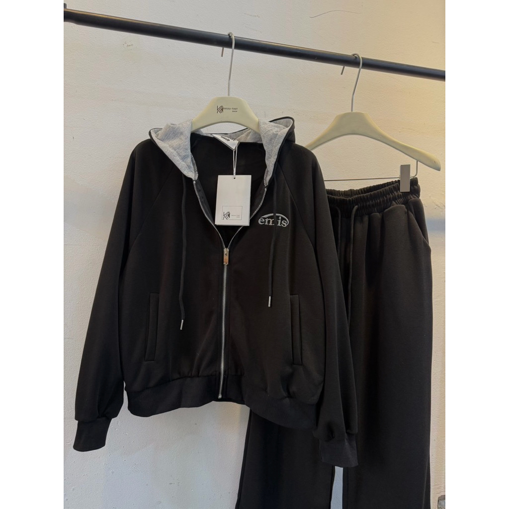 💗 งานป้าย KKUU ชุดเซ็ท แฟชั่นชุดวอร์ม ผ้าสปอร์ตนาโนเกาหลี เสื้อมีฮู้ด ชุดขึ้นเครื่อง airport look ชุ