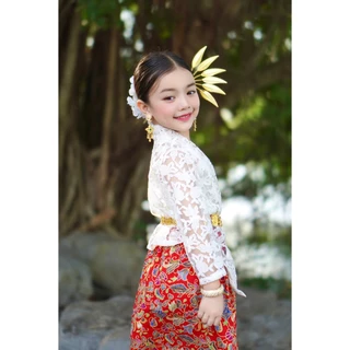 ชุดไทยเด็ก พื้นเมือง ปาเต้ะลูกไม้ เซท3ชิ้น เสื้อตัวในอัดพลีท เสื้อคลุมลูกไม้ กระโปรงปาเต้ะ
