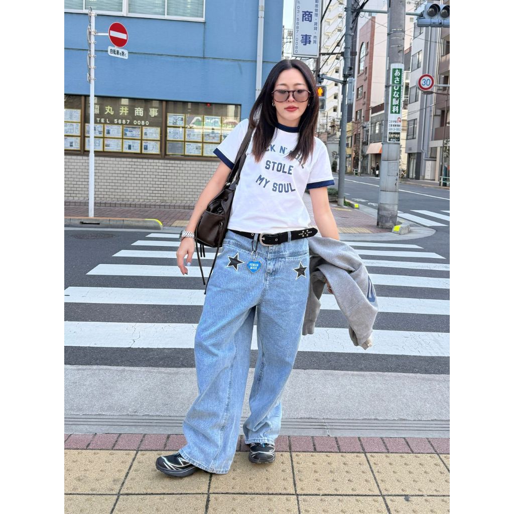 Lazy - cc - Starry Jeans - กางเกงยีนส์ขายาวทรงกระบอก ลายปักดาว (พร้อมส่ง)