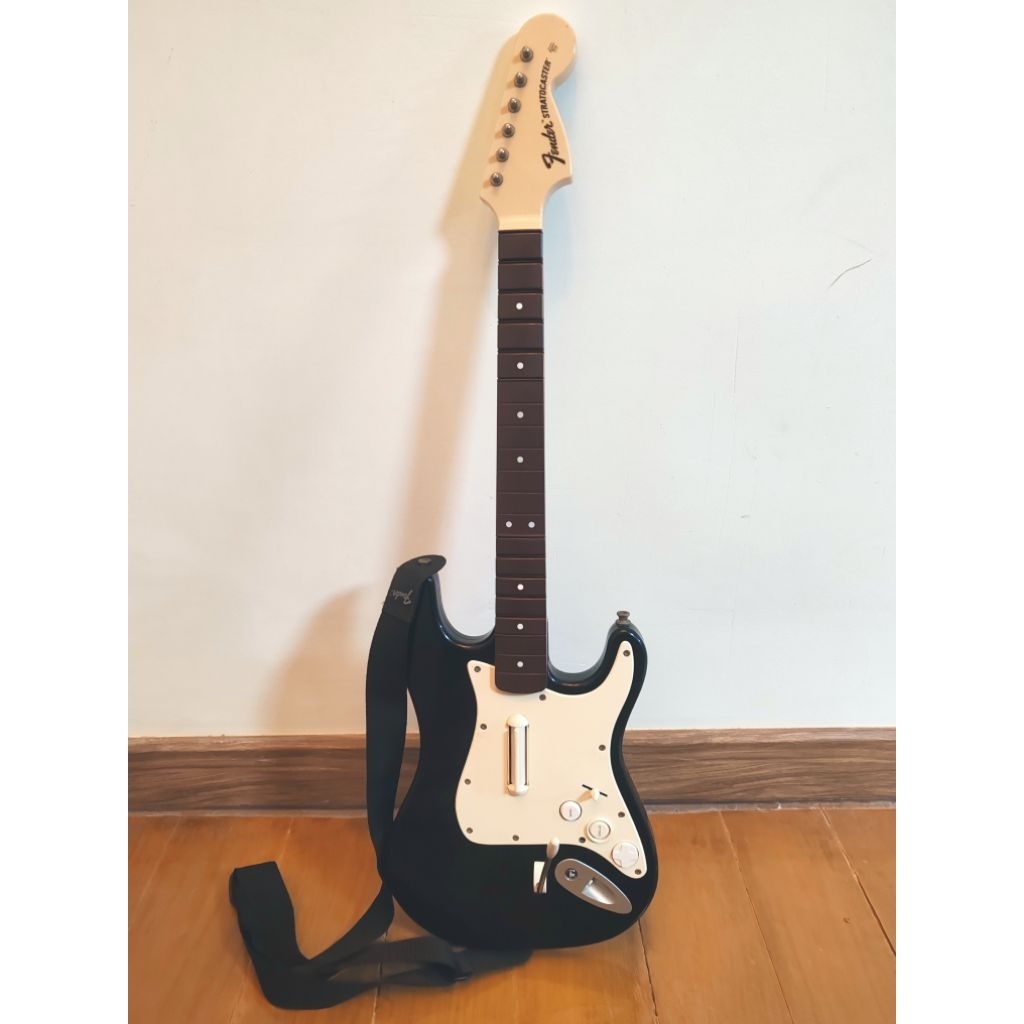 PS4 Wireless Fender Stratocaster RockBand 4 Guitar 91261 (PS4-PS5 and PC) เล่น clone hero ได้