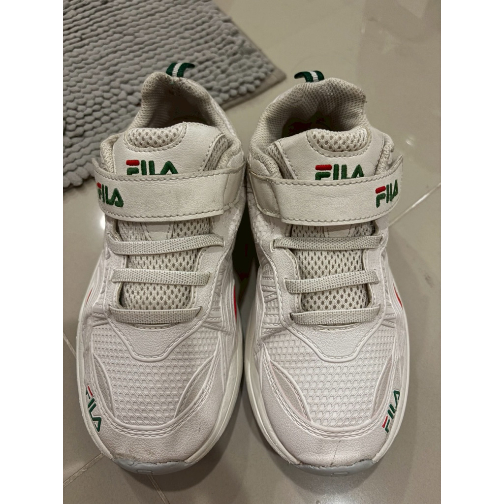รองเท้าเด็กFilaมือสอง