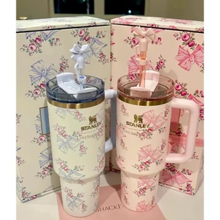 Stanley 40oz LoveShackFancy แก้วน้ำ 1200ml เก็บร้อนเย็น มีหูจับ พร้อมส่ง