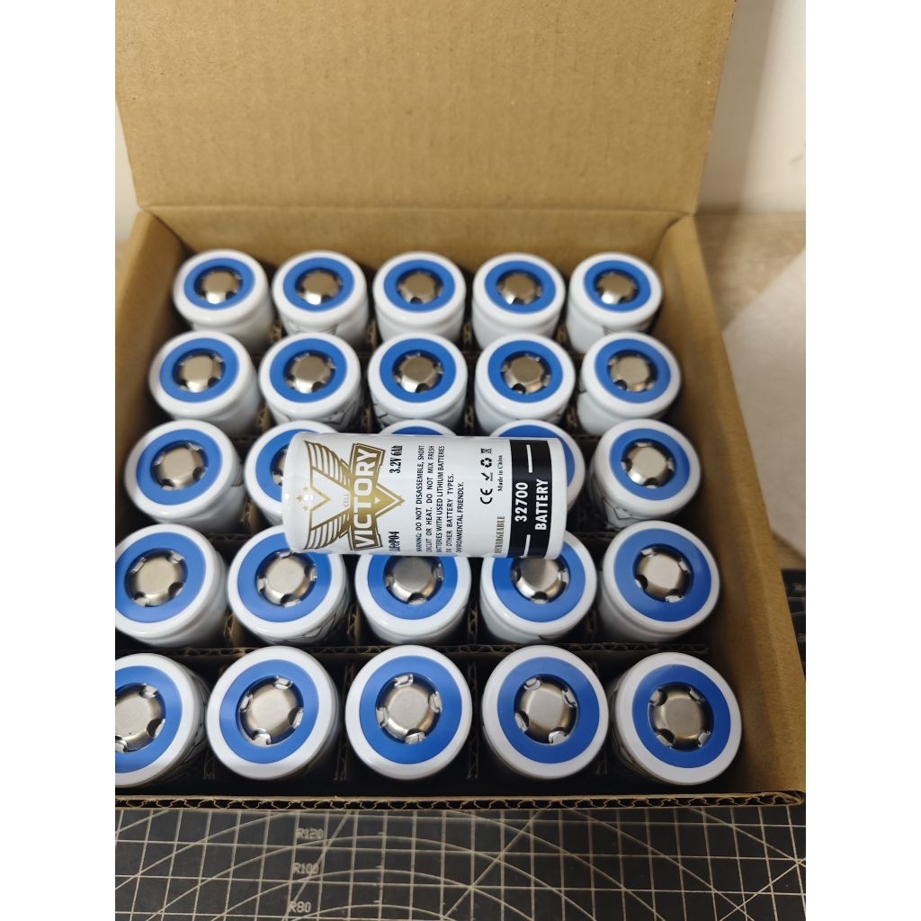 LiFePO4 Battery มีทั้งรุ่นหัวเรียบ-หัวน๊อต 32650, 32700 3.2V 6Ah คัดค่า IR ค่าเดียวกันทั้งกล่อง[กล่อง 25ก้อน]