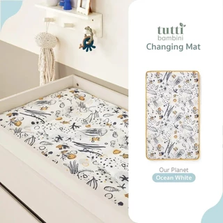 Tutti Bambini แผ่นรองเปลี่ยนผ้าอ้อม Changing Mat น้ำหนักเบา วัสดุกันน้ำเคลือบ PVC 100%