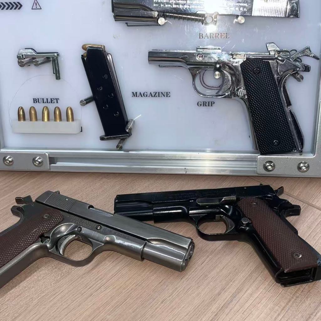 COLT M1911 1:2.05 Desktop Decor โมเดลตกแต่งโต๊ะสุดฮิต