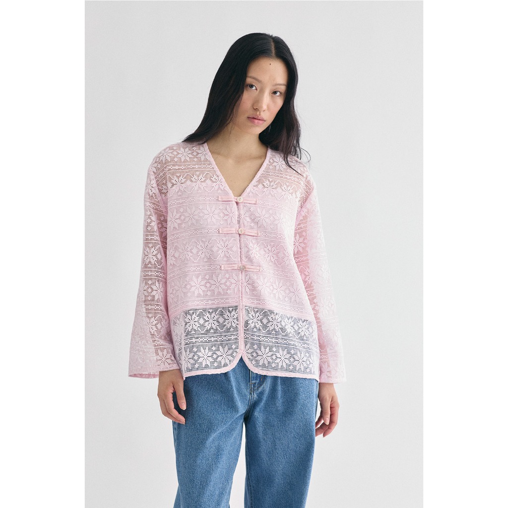 (new spring 26) (พร้อมส่ง) Perana เสื้อลูกไม้แขนยาว Linda Blouse (สีชมพู powder Pink)