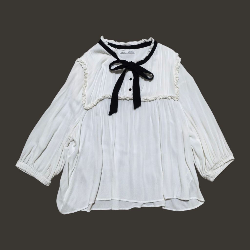 Zara trf collection เสื้อเชิ้ต ไซส์ L คอผูกโบว์ สีขาว off white มือสอง