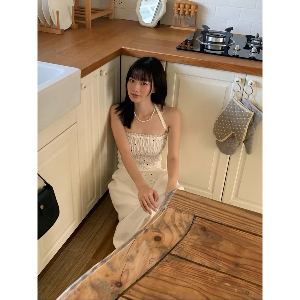 Nomade 🎀 freesize มือสอง เสื้อผูกคอ ผ้าย่นลายจุด โชว์แผ่นหลังเล็กน้องเซะซี่เบาๆ