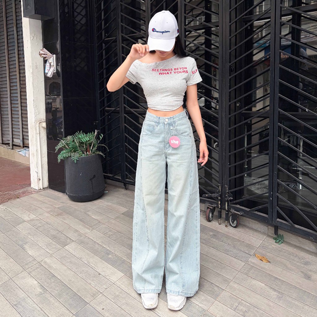 กางเกงยีนส์ขากระบอกใหญ่แต่งตะเข็บ รุ่น Vogue Jeans