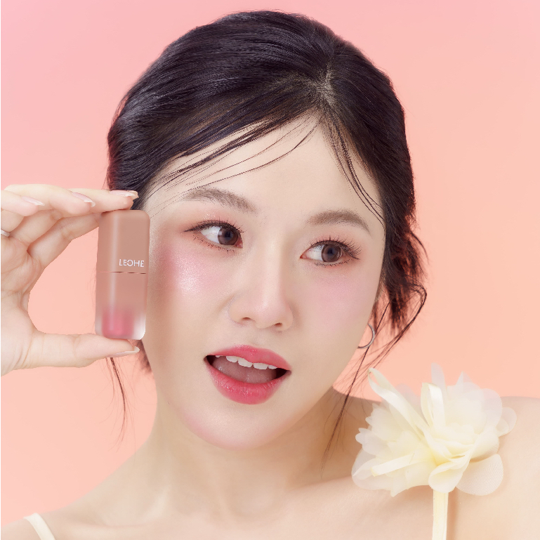 LECHE MELLO VELVET LIQUID LIPSTICK #01 TALK TO THE MOON สีชมพูโทนนี้ให้ความรู้สึกอ่อนโยนละมุนตา