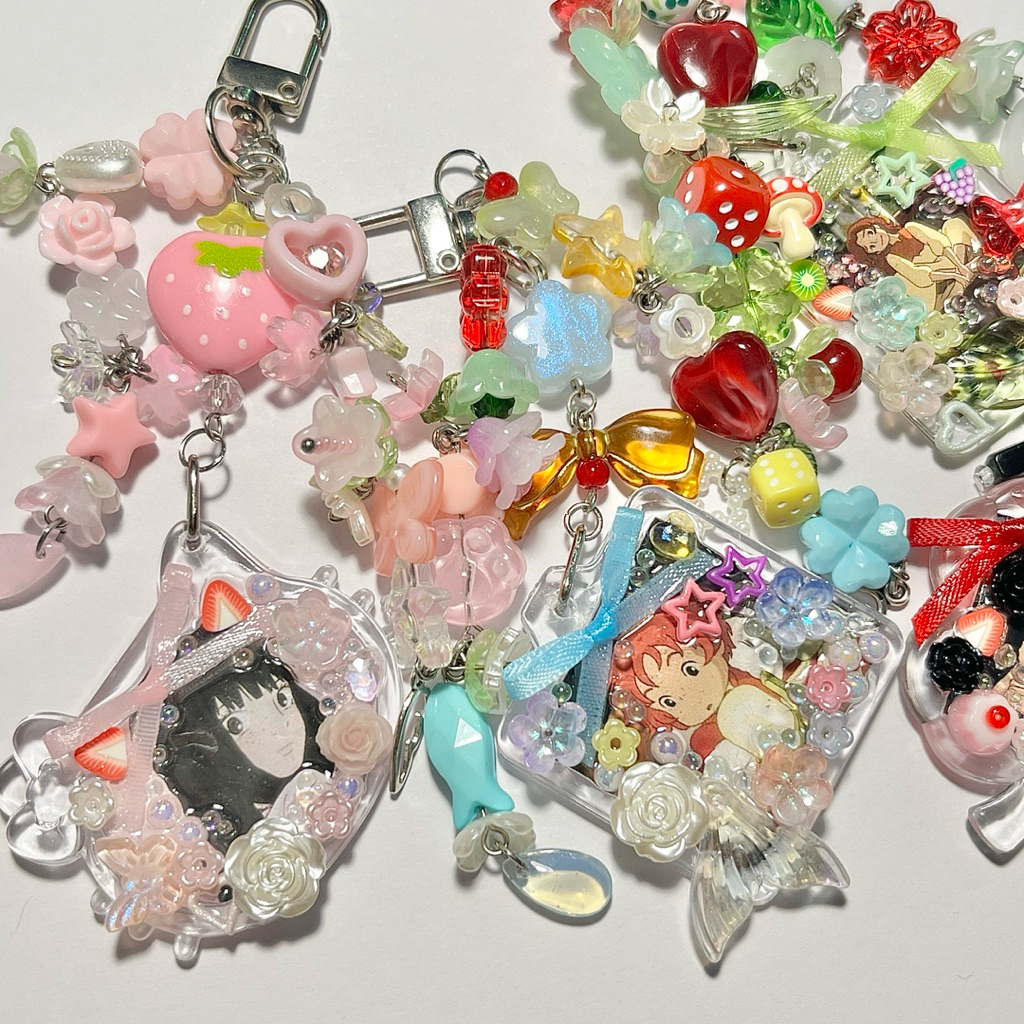 พวงกุญกรอบรูปตกแต่ง ghibli / anime ✨พร้อมส่ง