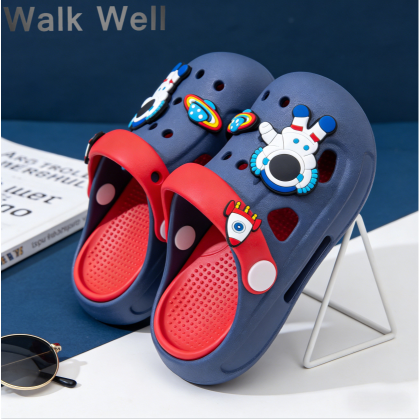 การจัดส่งในวันเดียวกัน🚚 WalkWell รองเท้าเด็ก EVA ลายอวกาศ กันลื่น กันน้ำ แห้งไว ระบายอากาศ รองเท้าเด็กหน้าร้อน สงกรานต์