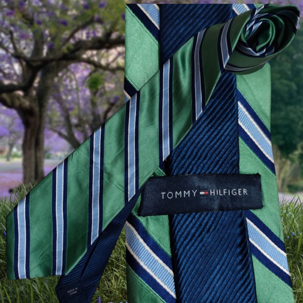 เนคไท Tommy Hilfiger มือสอง
