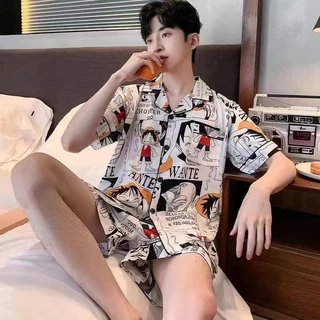 (ส่งมาจากประเทศไทย)ส่งมอบทันที,ชุดนอนผู้ชาย，ผ้าซาตินเรียบ，กับแฟชั่นลายการ์ตูน，ที่ได้รับความนิยม，ขาสั้น+เสื้อ，L-3XL
