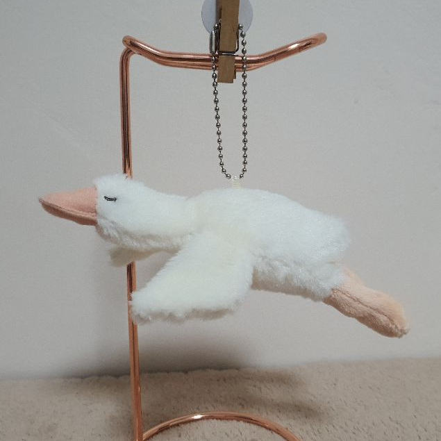 [พร้อมส่ง] Amuse // Amufun // พวงกุญแจตุ๊กตาห่าน ขนสีครีม // ขนาด 13 cm.