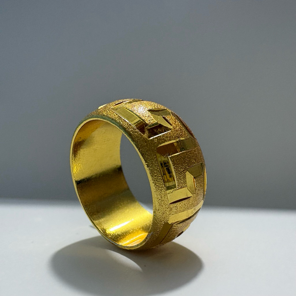 APPLE GOLD SHOP  รหัส RN-01  (แหวนลายตัด ทองเคลือบแก้ว ) ทองหนัก 1บาท