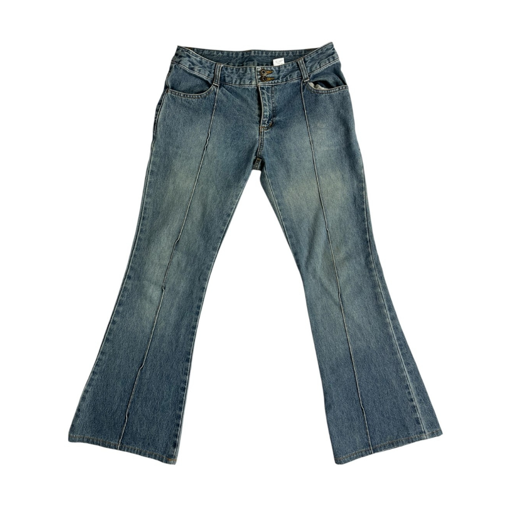A44: UNKNOW BRAND LOW RISE FLARE